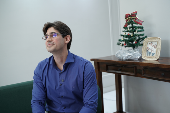 Dr. Hermano Cavalcante no consultório